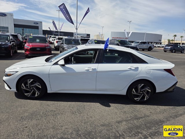 Used 2025 Hyundai Elantra SEL FWD image 4