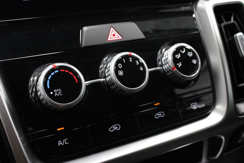 Used 2022 Kia Sorento LX FWD image 30