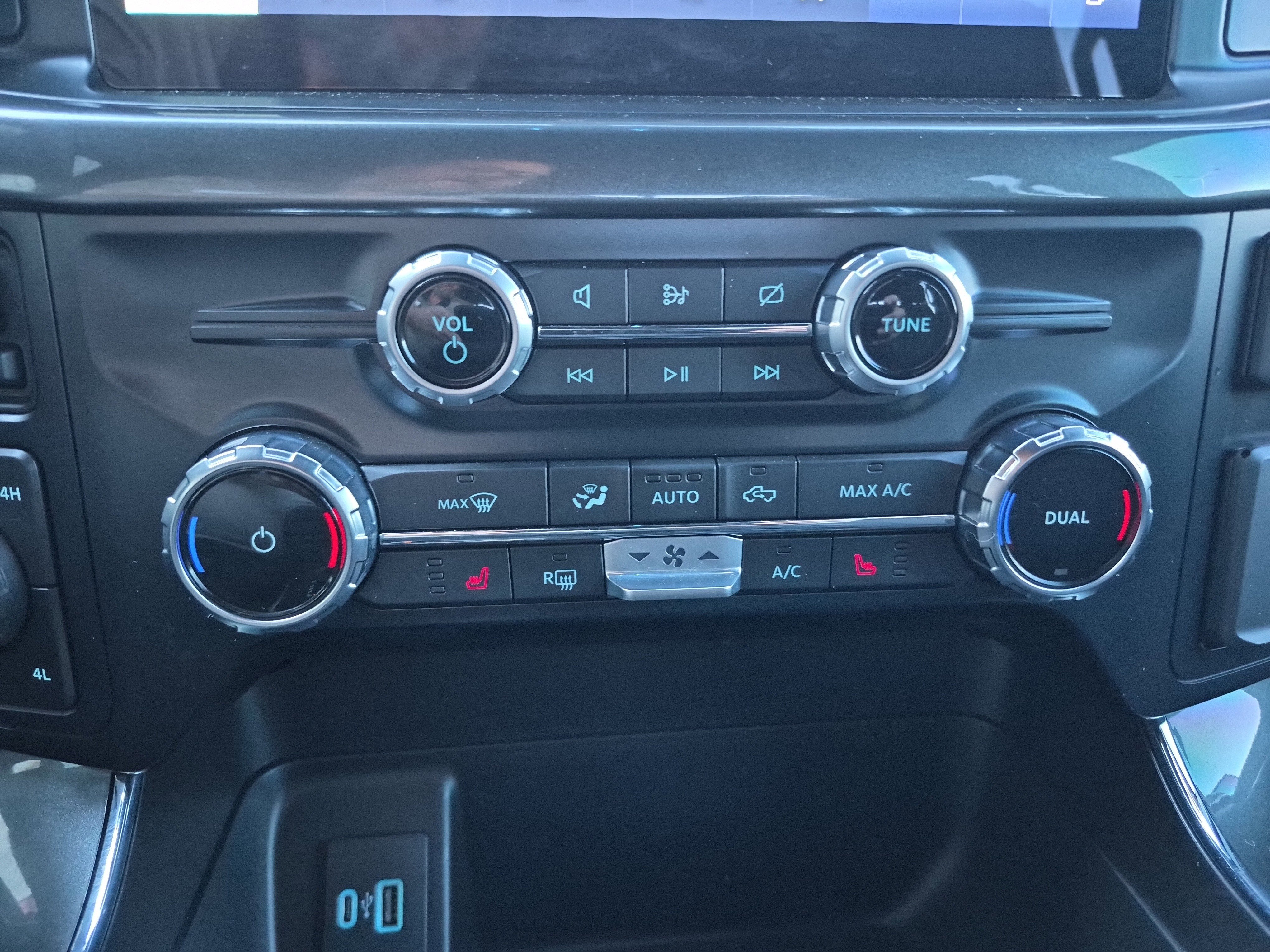 Certified 2022 Ford F150 XLT w/ Equipment Group 302A High image 38