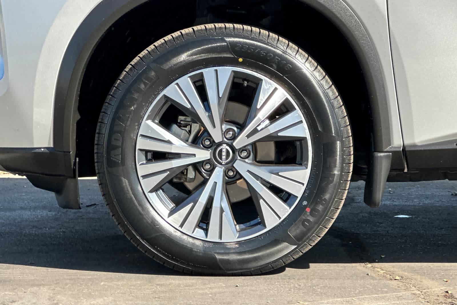 Used 2023 Nissan Rogue SV AWD/4WD image 27