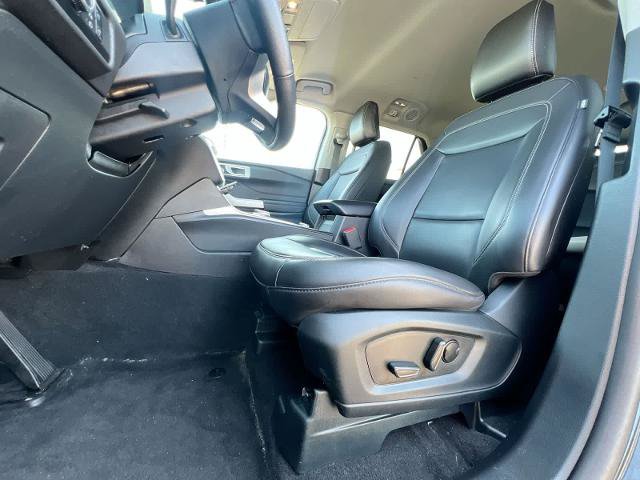 Certified 2024 Ford Explorer XLT w/ Equipment Group 202A AWD/4WD image 16