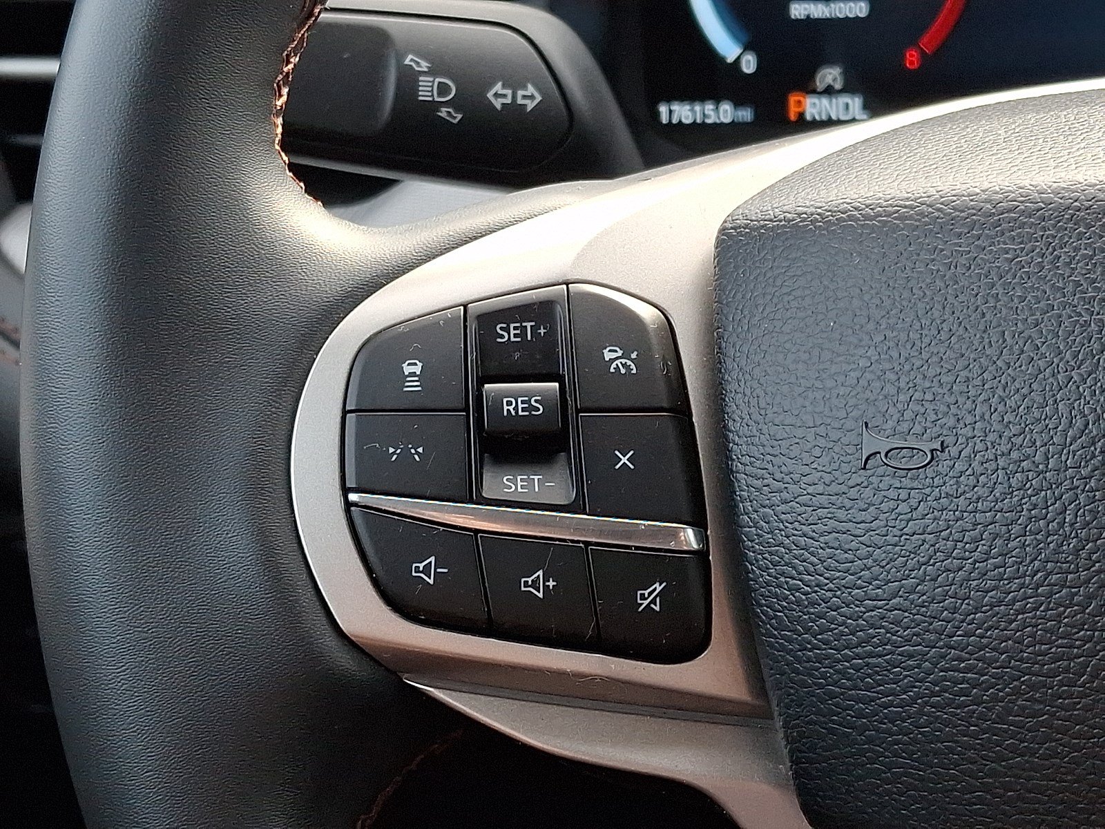 Certified 2025 Ford Explorer Active RWD image 19