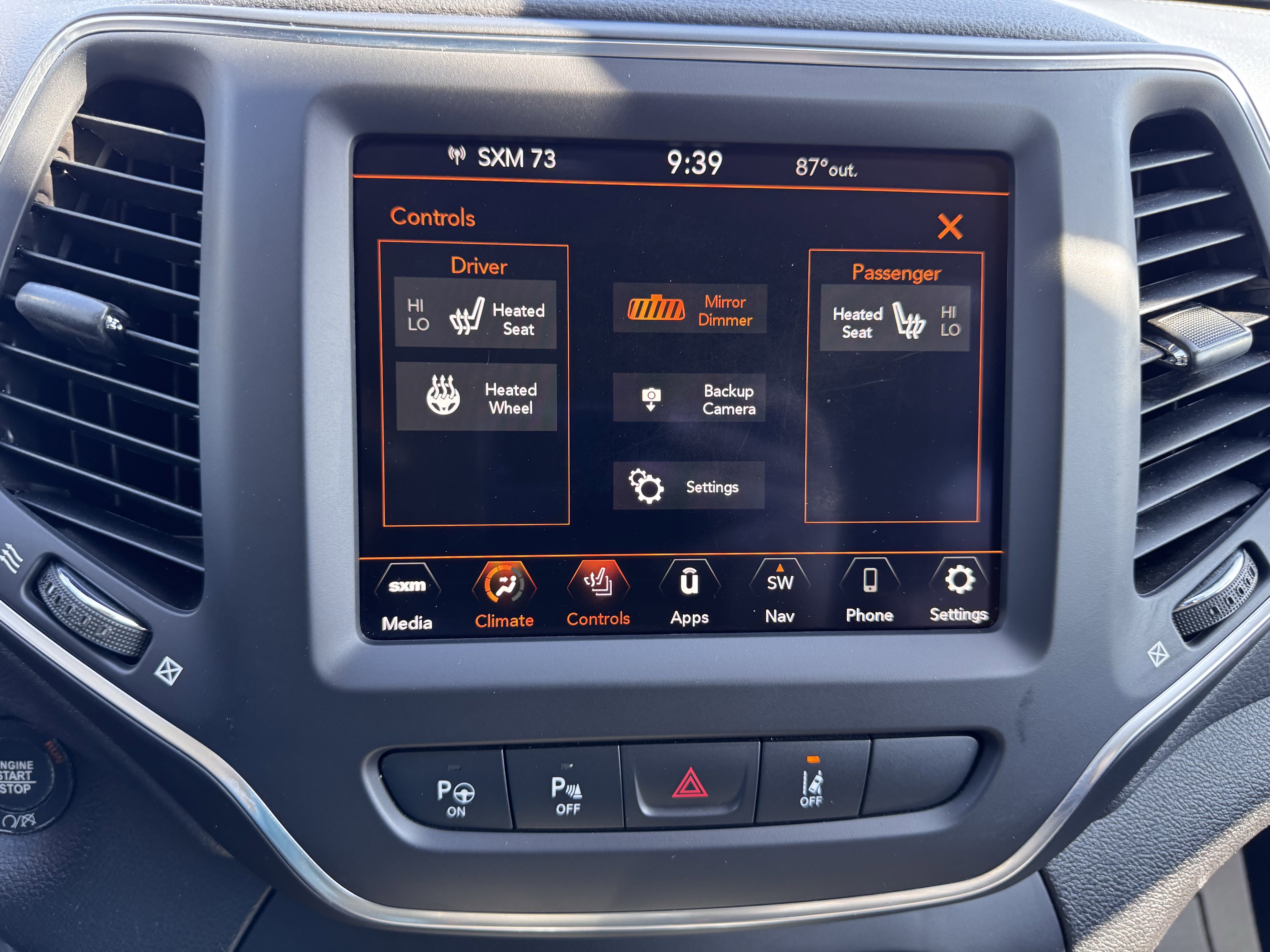 Used 2023 Jeep Cherokee Altitude Lux image 23