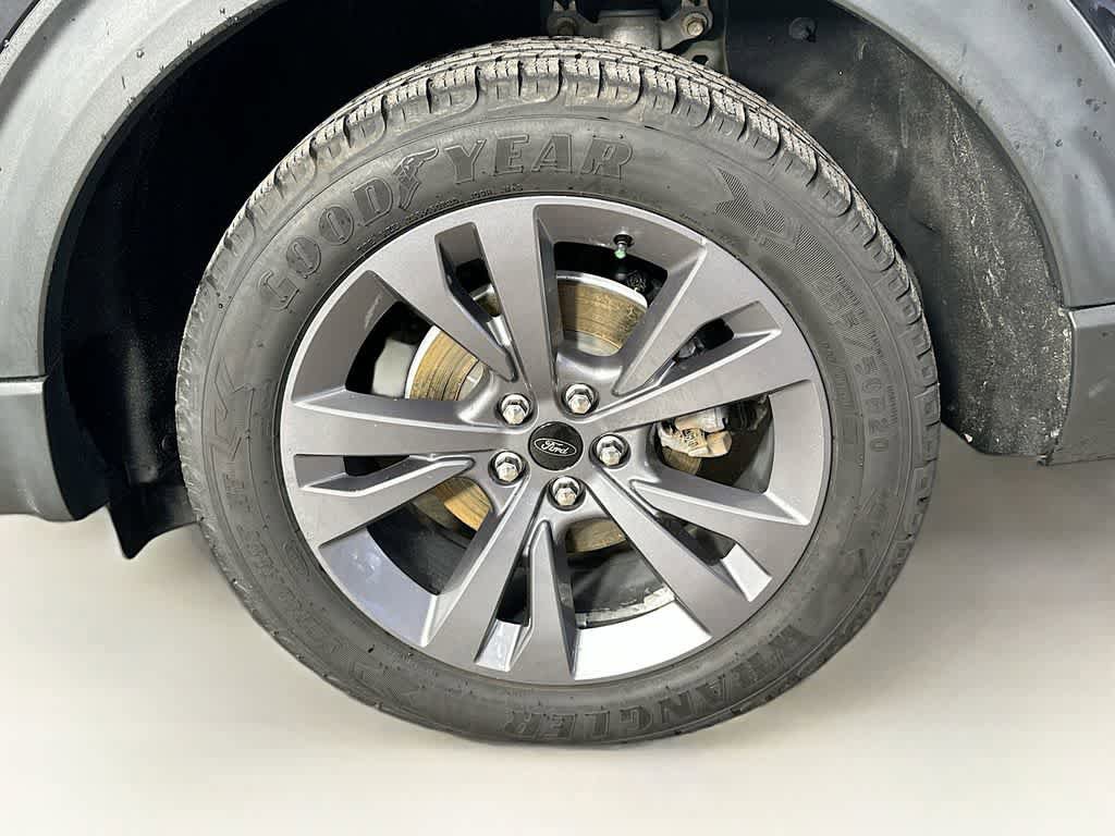 Certified 2022 Ford Explorer XLT w/ Equipment Group 202A AWD/4WD image 8