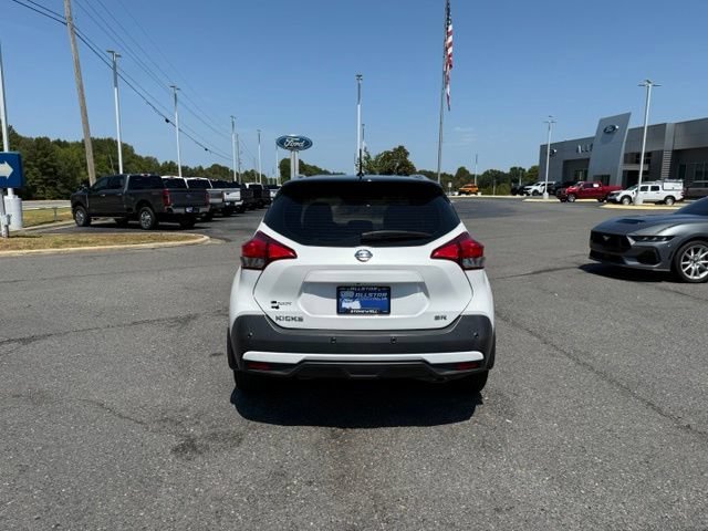 Used 2020 Nissan Kicks SR w/ SR Premium Package FWD image 5