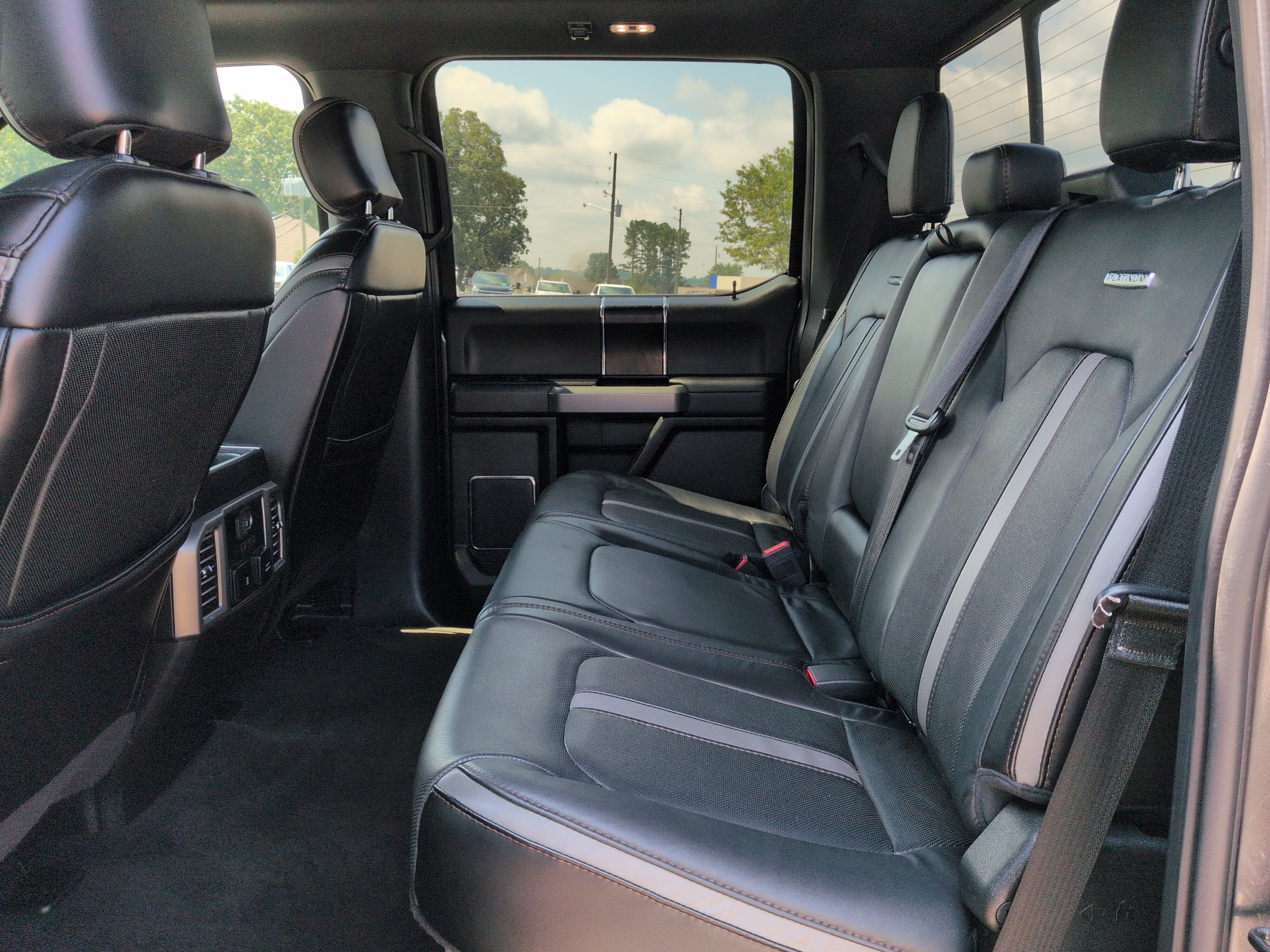 Certified 2018 Ford F250 Platinum w/ Platinum Ultimate Package AWD/4WD image 12