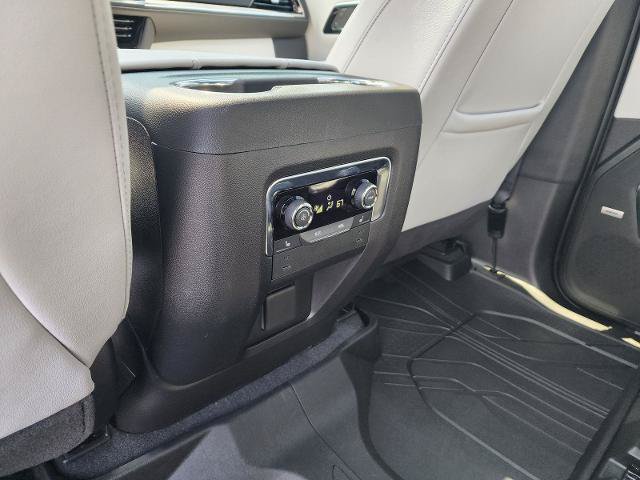 Used 2026 Chevrolet Suburban Premier w/ Sun And Tow Package AWD/4WD image 24