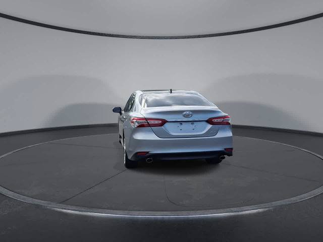 Used 2018 Toyota Camry XLE FWD image 7