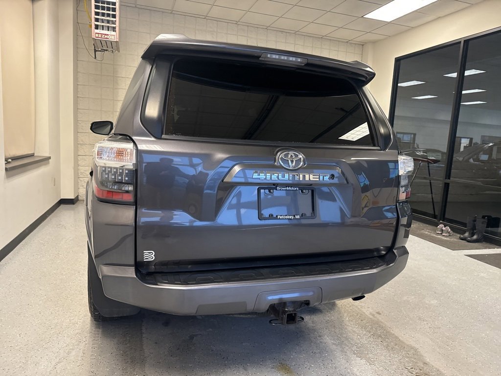 Used 2019 Toyota 4Runner SR5 image 3