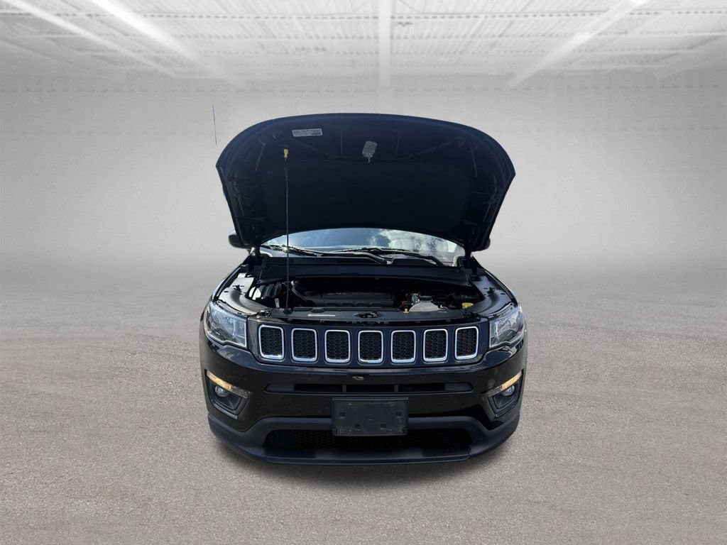 Used 2018 Jeep Compass Latitude AWD/4WD image 61