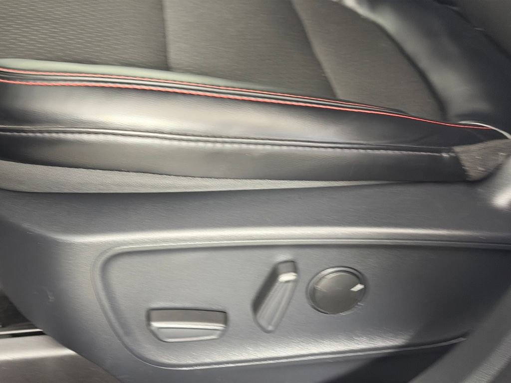 Certified 2025 Ford Escape ST-Line Select image 26