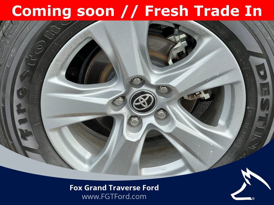 Used 2025 Toyota RAV4 XLE image 11