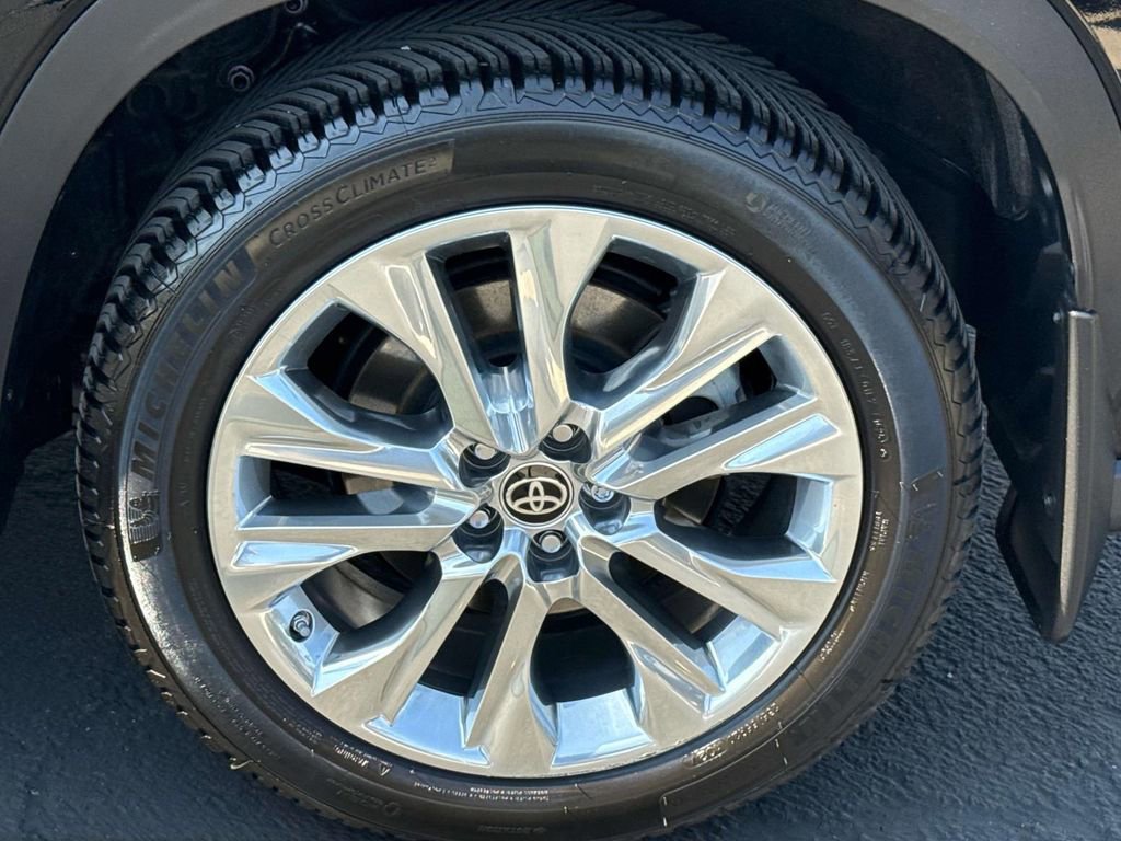 Used 2022 Toyota Highlander Limited image 32