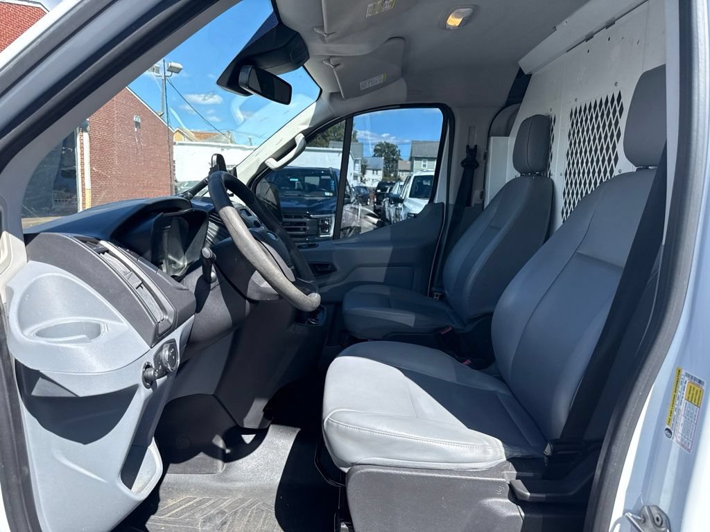 Certified 2018 Ford Transit 150 130 Low Roof RWD image 10