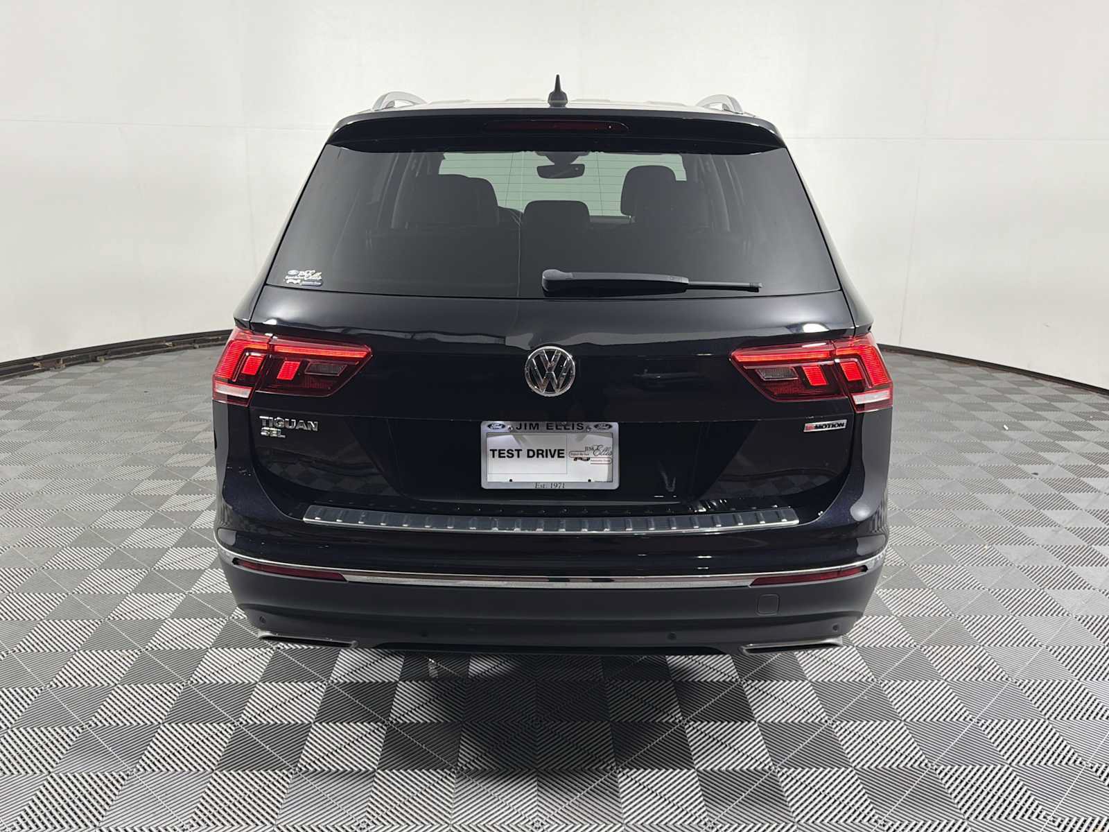 Used 2021 Volkswagen Tiguan SEL AWD/4WD image 10
