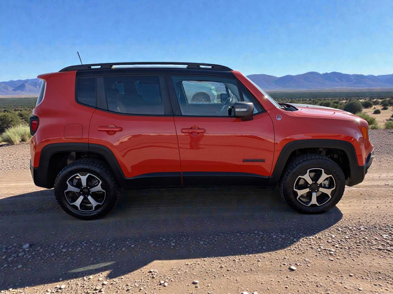 Used 2021 Jeep Renegade Trailhawk image 7