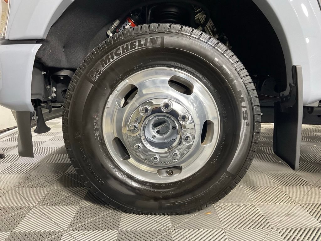 Certified 2024 Ford F350 Platinum AWD/4WD image 10