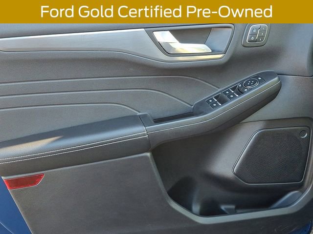Certified 2022 Ford Escape Titanium image 15
