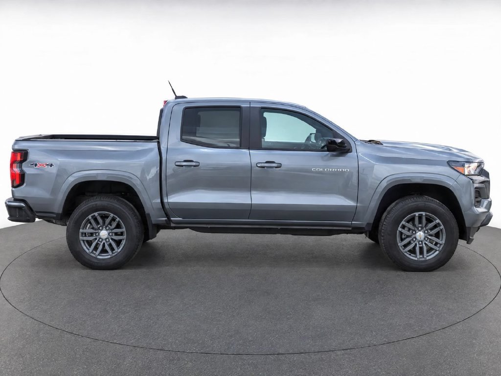 Used 2023 Chevrolet Colorado LT w/ LT Convenience Package AWD/4WD image 8