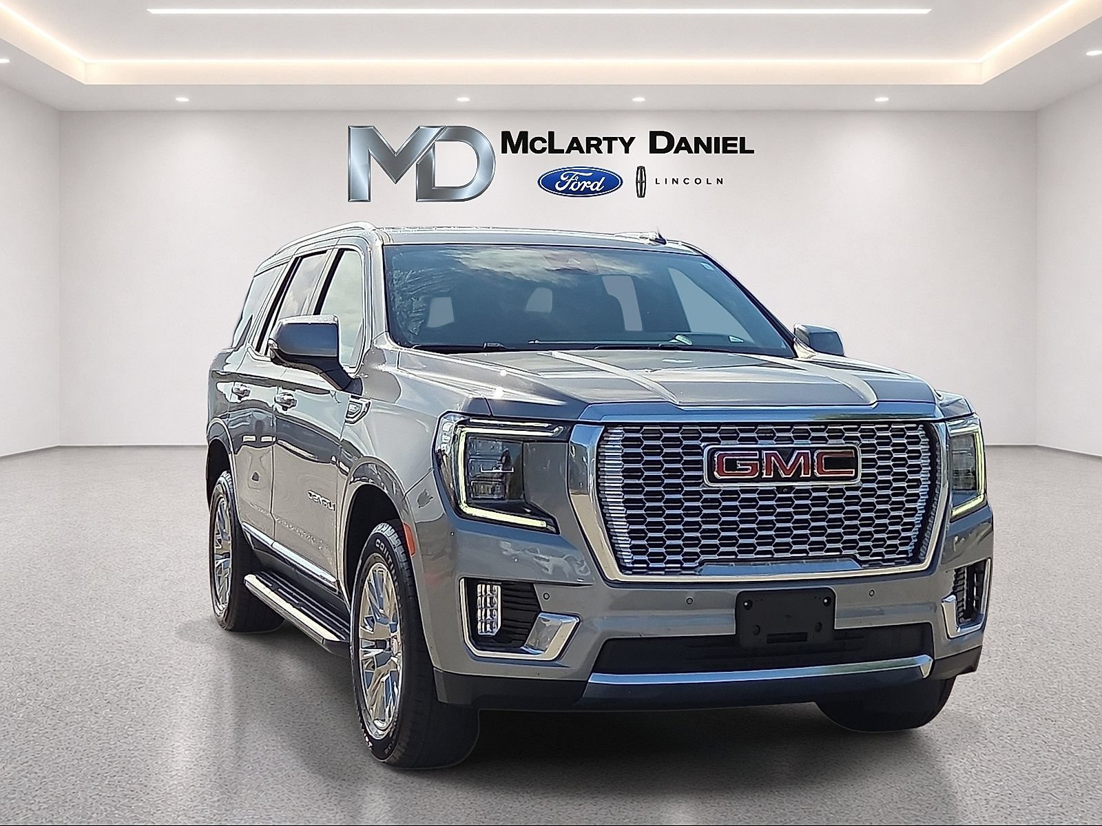 Used 2023 GMC Yukon Denali AWD/4WD image 1