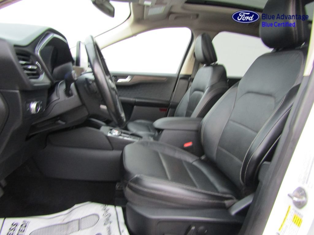Certified 2020 Ford Escape Titanium AWD/4WD image 3