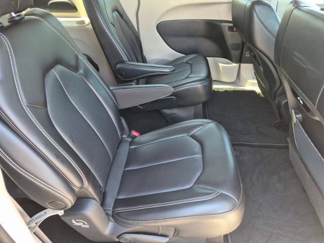 Used 2023 Chrysler Pacifica Touring-L FWD image 29