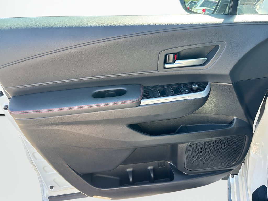 Used 2025 Toyota Sienna XSE AWD/4WD image 22