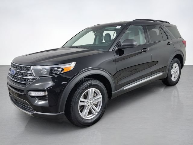 Certified 2023 Ford Explorer XLT w/ Equipment Group 202A AWD/4WD image 7