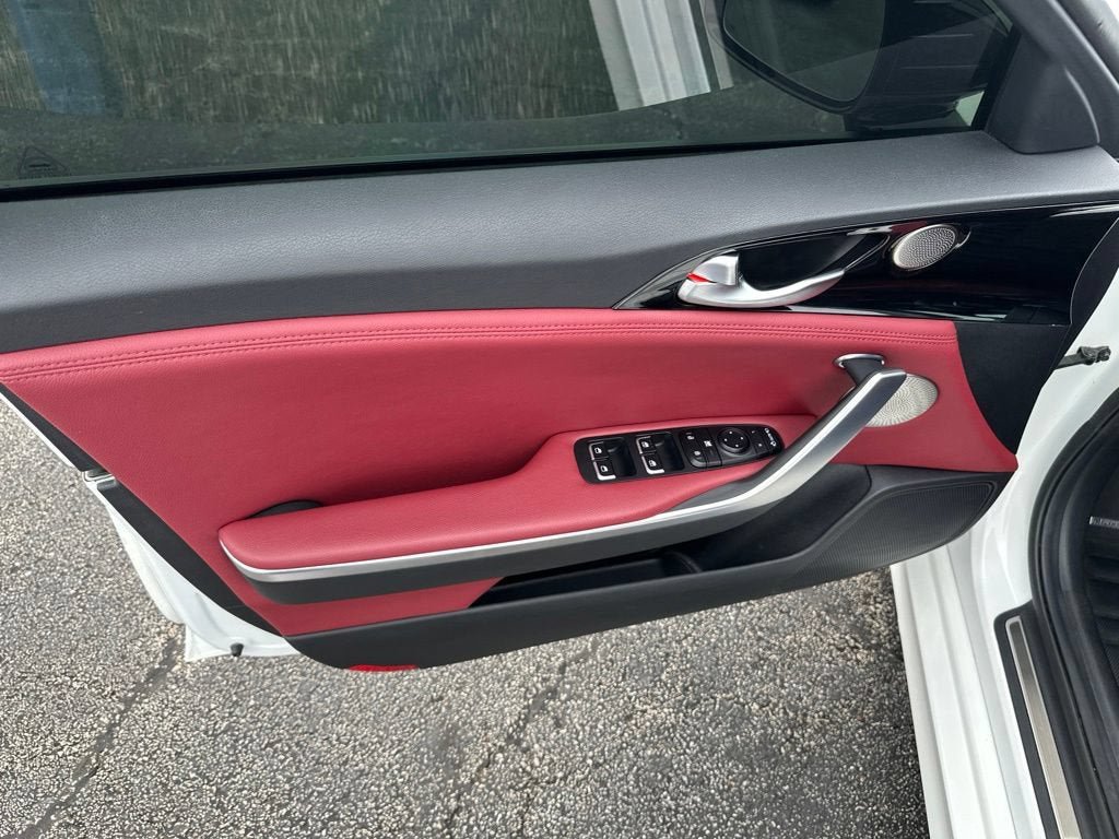 Used 2020 Kia Stinger GT-Line w/ Sun & Sound Package AWD/4WD image 13