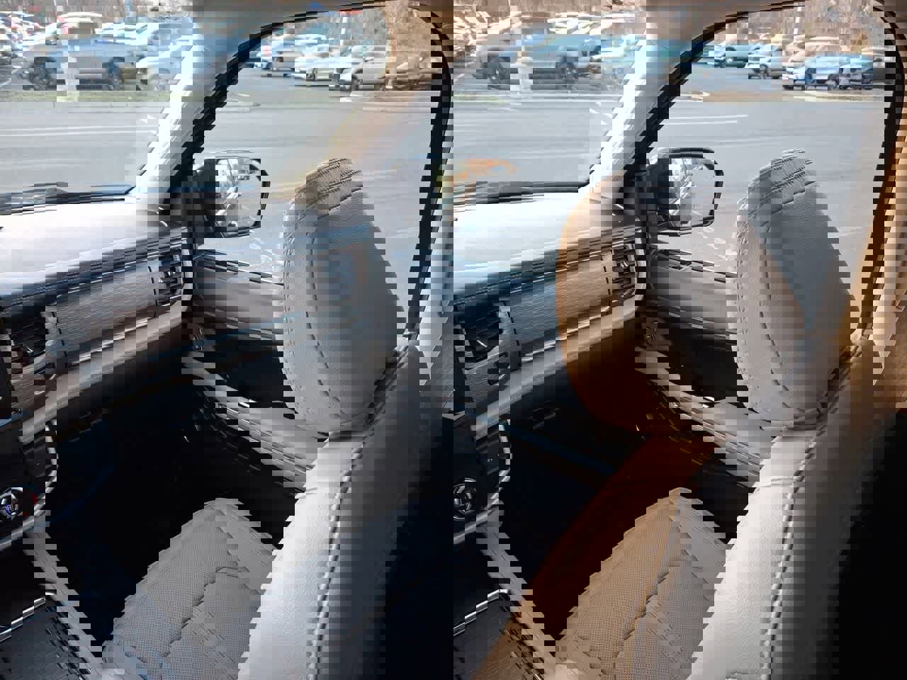 Certified 2023 Ford Expedition Limited image 11