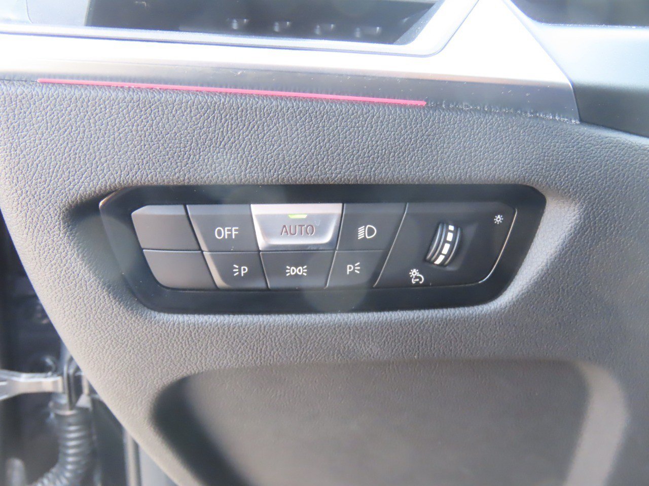Used 2023 BMW 330i Sedan w/ M Sport Package RWD image 24