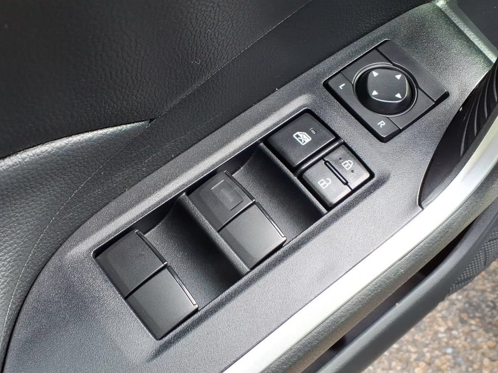 Used 2024 Toyota RAV4 LE AWD/4WD image 15