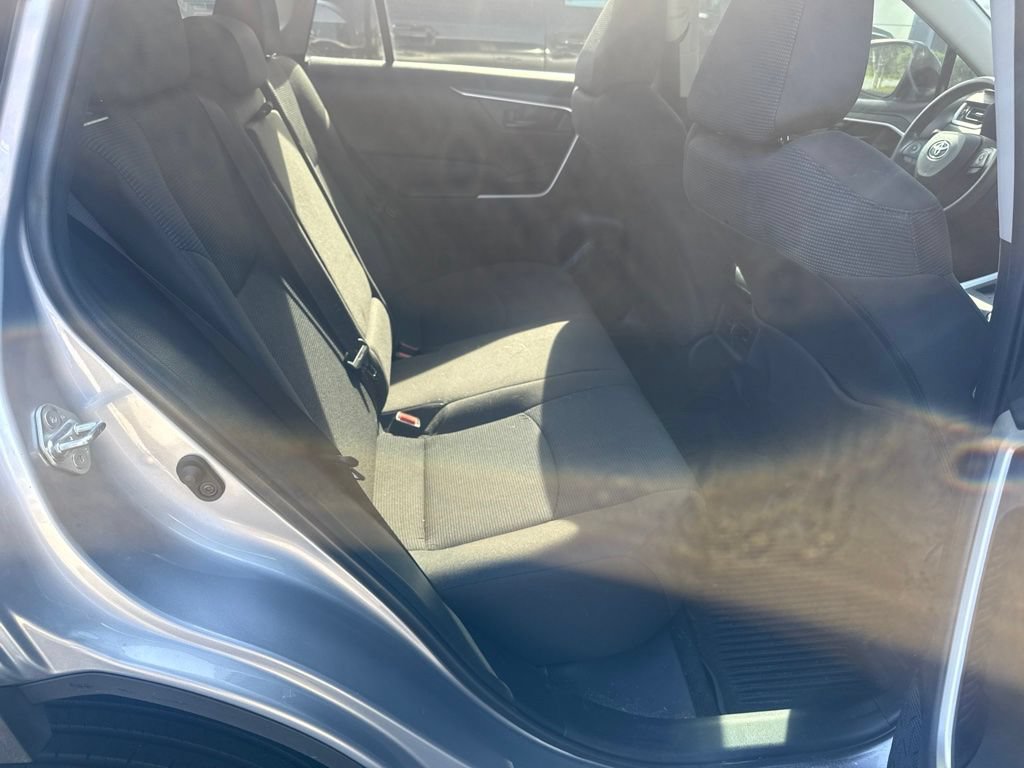 Used 2022 Toyota RAV4 LE FWD image 15