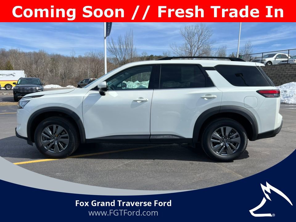 Used 2024 Nissan Pathfinder SV image 5