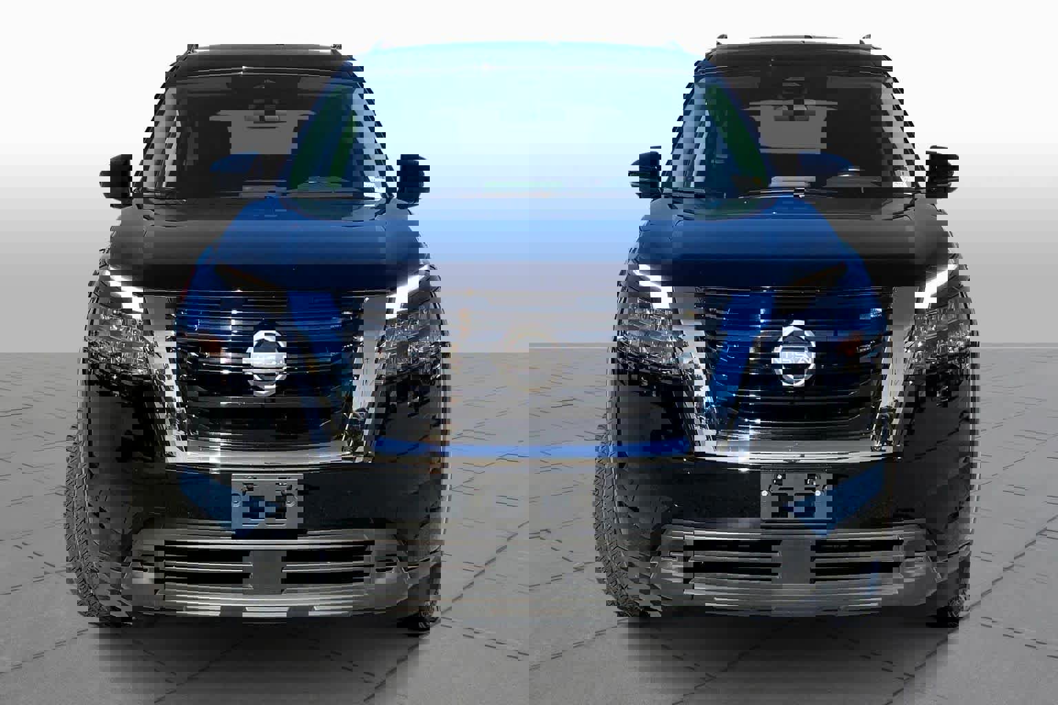 Used 2025 Nissan Pathfinder SV image 6