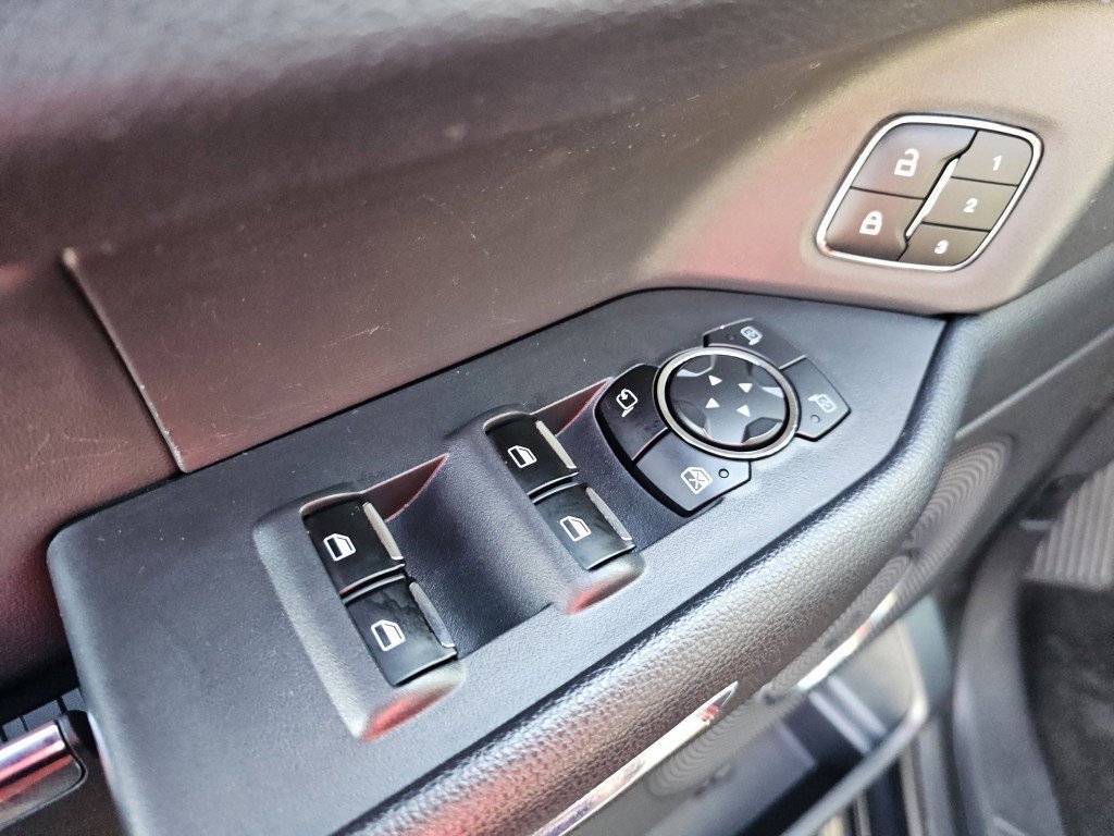 Certified 2023 Ford Expedition Max XLT image 29