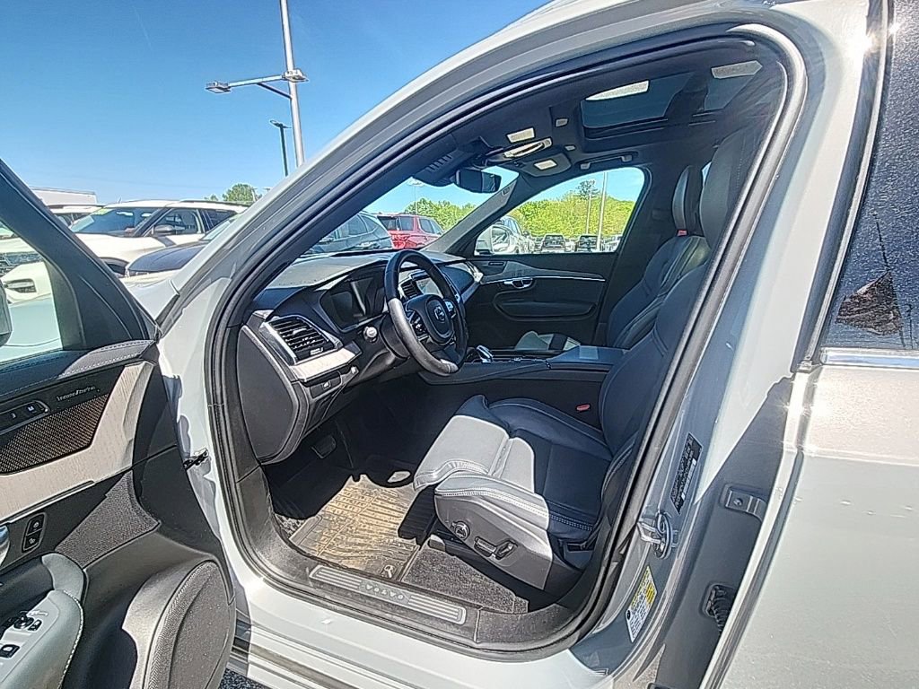 Used 2024 Volvo XC90 B6 Ultimate AWD/4WD image 9