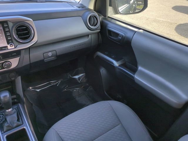 Used 2022 Toyota Tacoma SR5 w/ Technology Package image 17