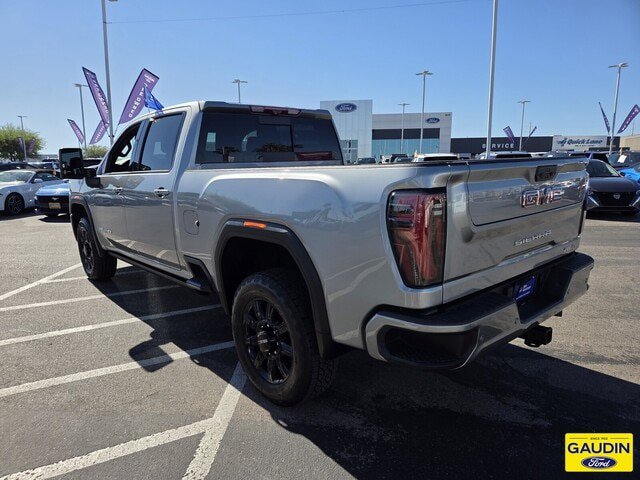 Used 2024 GMC Sierra 2500 AT4 w/ AT4 Premium Plus Package AWD/4WD image 5