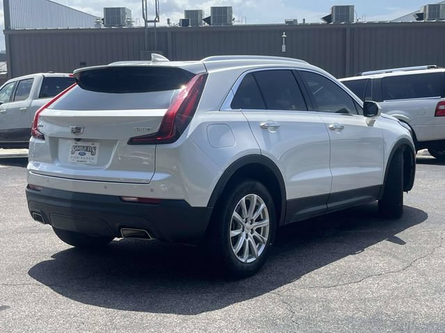 Used 2023 Cadillac XT4 Luxury w/ Cold Weather Package FWD image 3