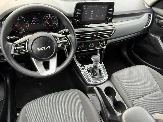 Used 2023 Kia Seltos LX AWD/4WD image 35