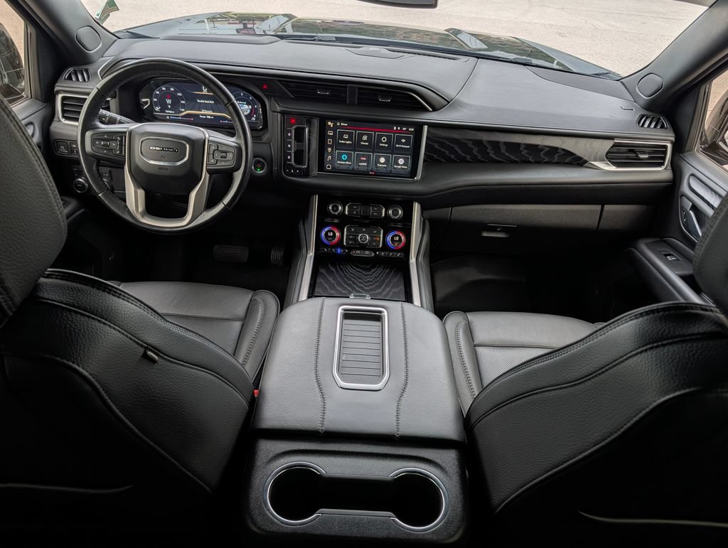Used 2022 GMC Yukon Denali AWD/4WD image 16