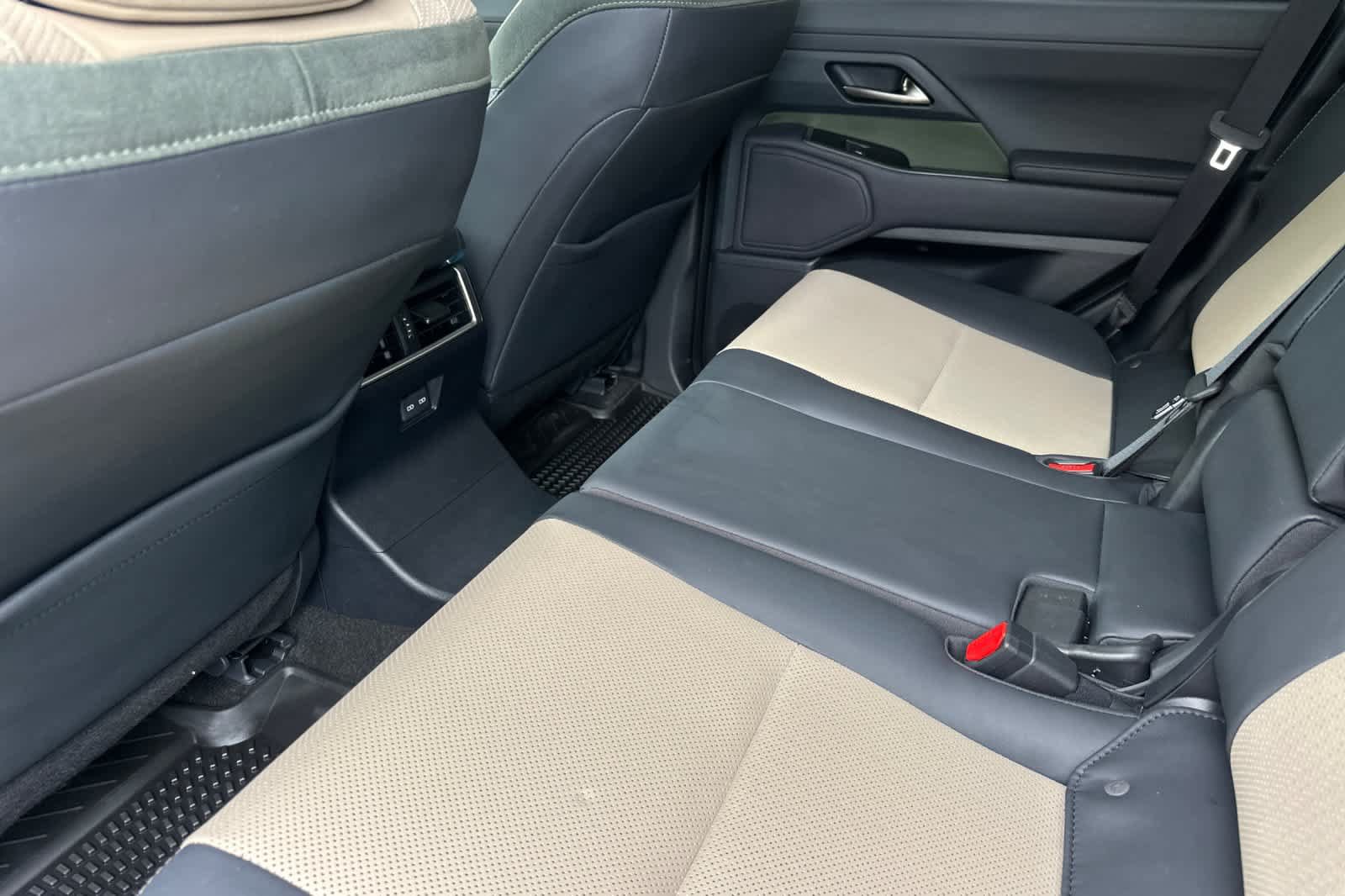 Used 2024 Lexus GX 550 AWD/4WD image 4