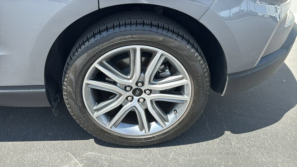 Certified 2024 Ford Edge Titanium w/ Equipment Group 301A AWD/4WD image 8