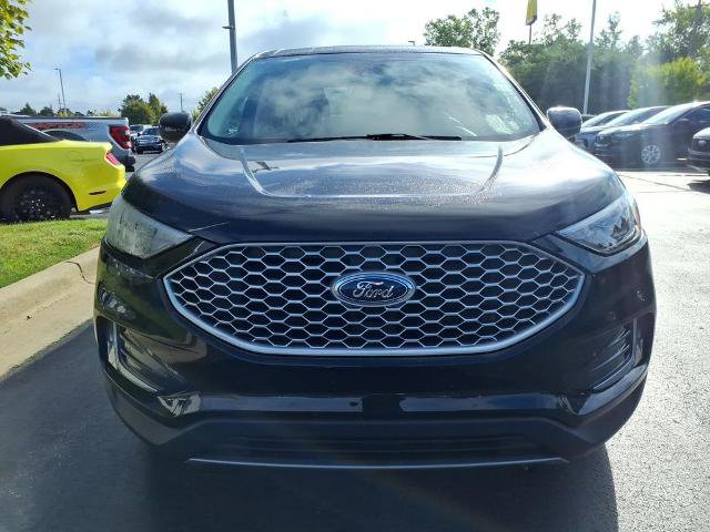 Certified 2024 Ford Edge SEL w/ Convenience Package AWD/4WD image 2