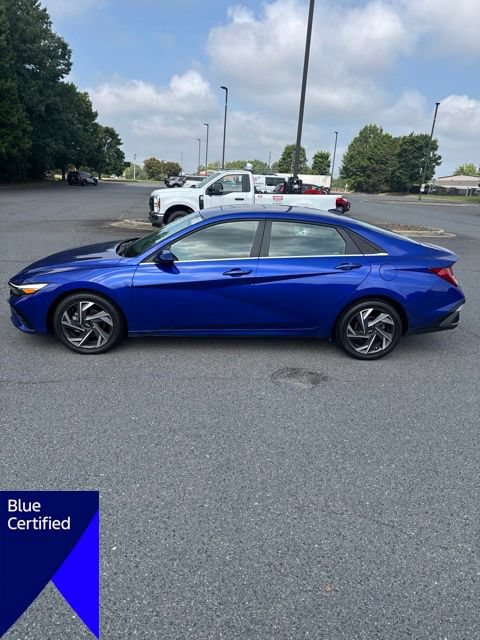 Used 2025 Hyundai Elantra SEL FWD image 2