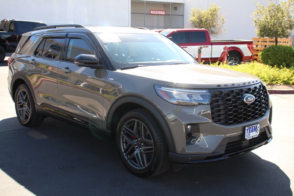 Certified 2026 Ford Explorer ST-Line w/ ST-Line Street Pack RWD image 11