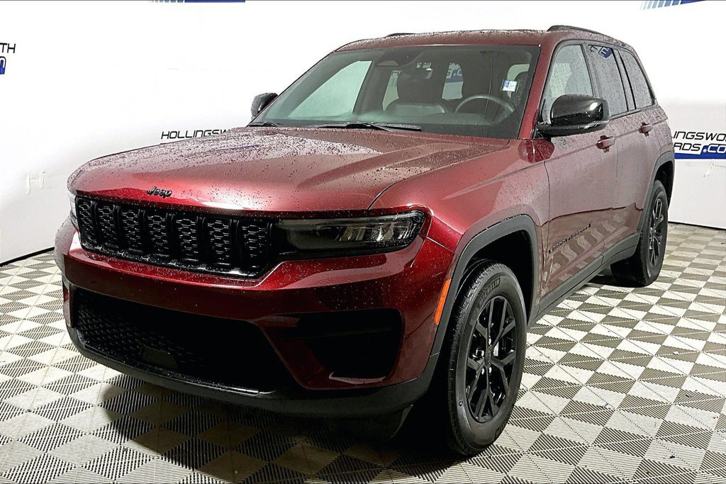 Used 2025 Jeep Grand Cherokee Altitude