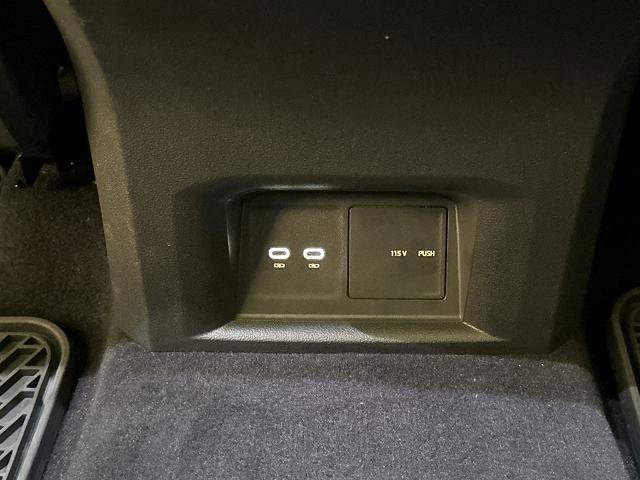 Used 2021 Volkswagen Atlas SE image 30