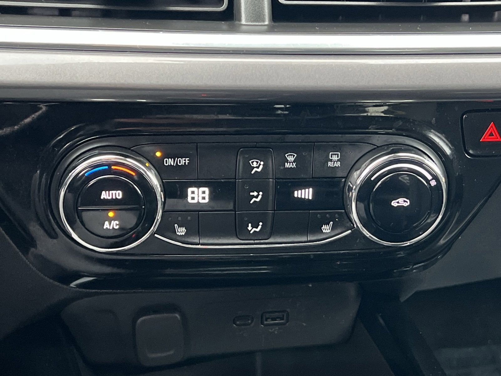 Used 2025 Chevrolet Trax ACTIV image 20